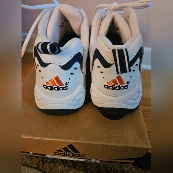 Men's Adidas fitness sneaker new in box size 11.5. - Picture 4 of 8